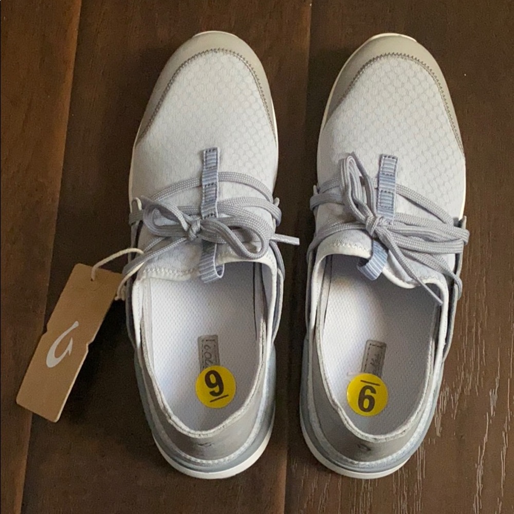 New without box Olukai women’s sneakers size 9